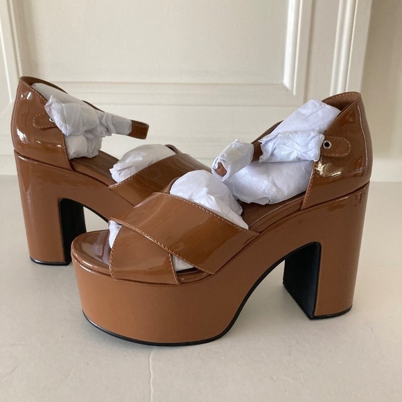 Jeffery Campbell Free People Perkins Tan Patent Leather Platform Sandals Sz 6